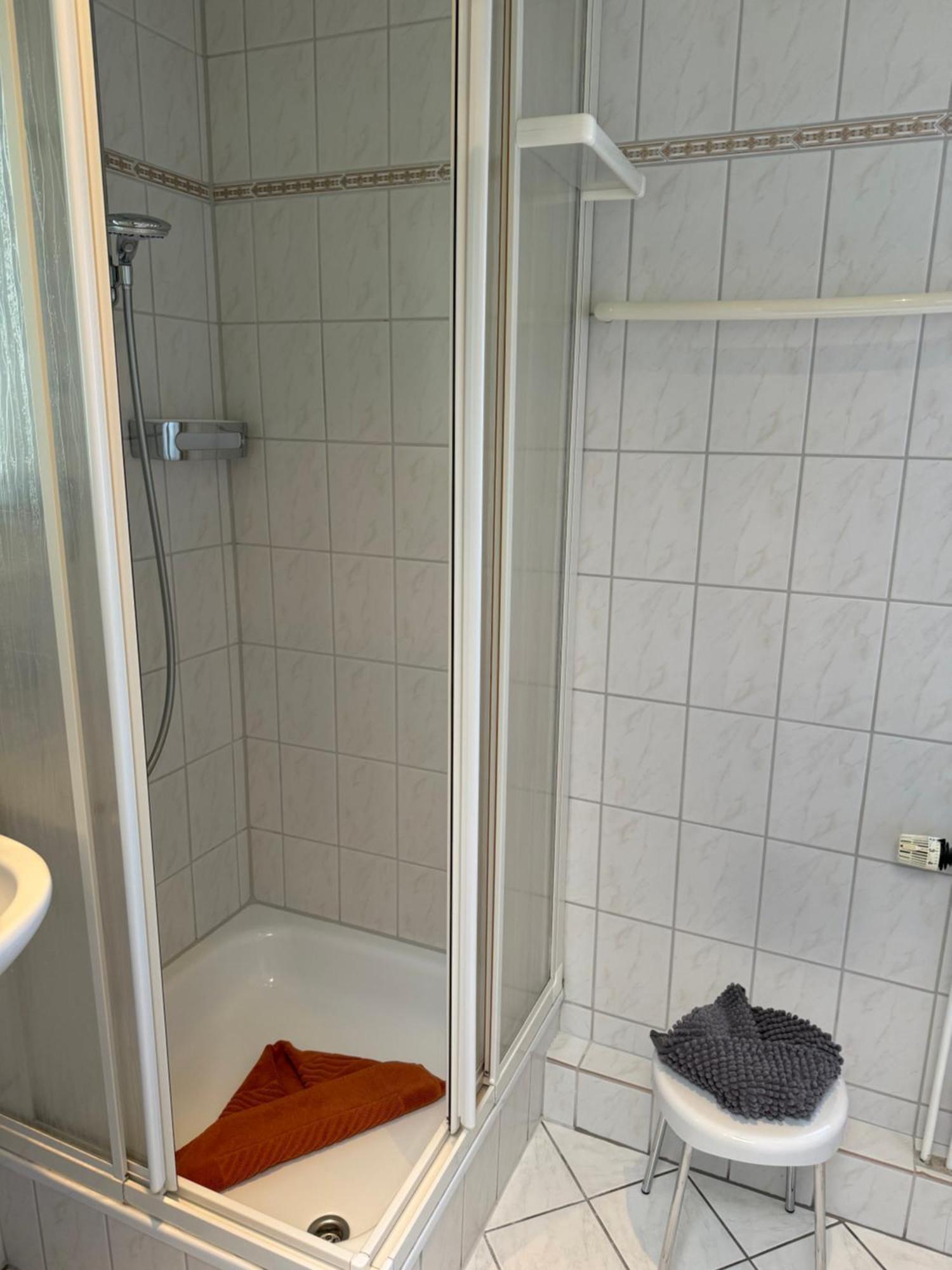 Hotel Peters Neuharlingersiel Eksteriør bilde