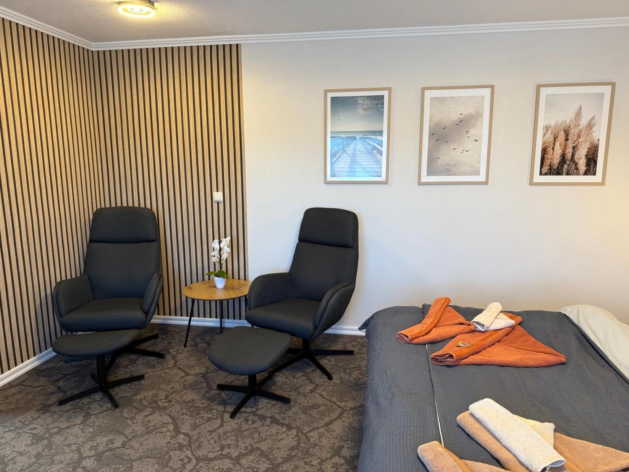 Hotel Peters Neuharlingersiel Eksteriør bilde